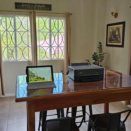 Komfort Getaway Villa At Countrymist Ocho Rios Kültér fotó